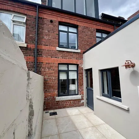 Ifsc Townhouse *