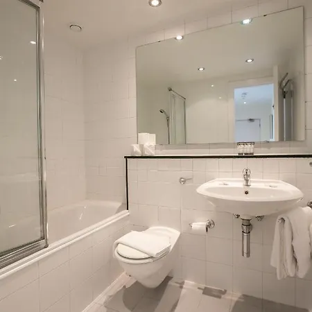 Ifsc Townhouse Apartments *
