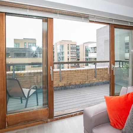 Ifsc Townhouse شقة