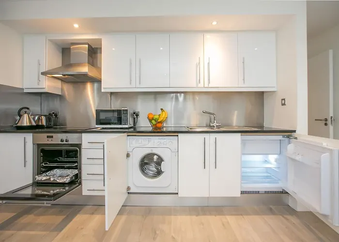 Ifsc Townhouse Apartments