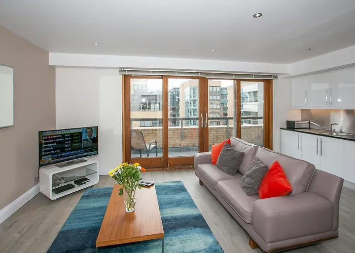 Ifsc Townhouse Apartments *