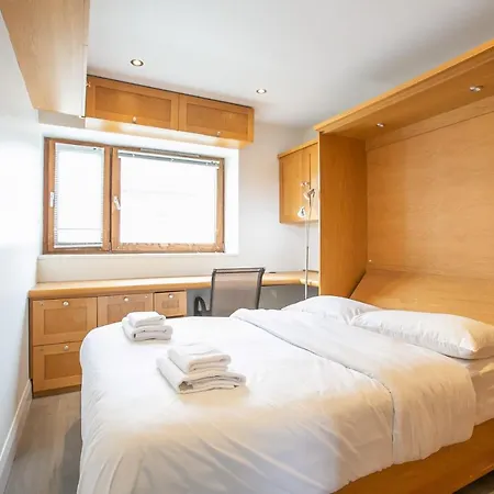Ifsc Townhouse *