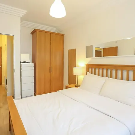 Ifsc Townhouse *